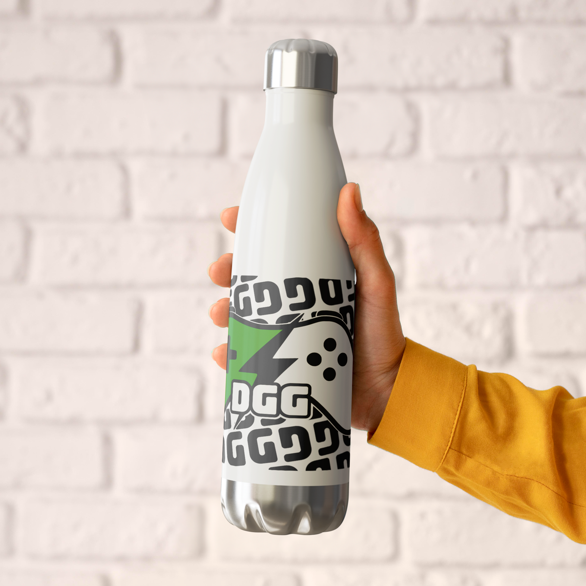 DGG_Print_Logo_Blue_-_20oz_Insulated_Bot_WaterBottle_HoldingHand_AS_Mockup.png_16160786