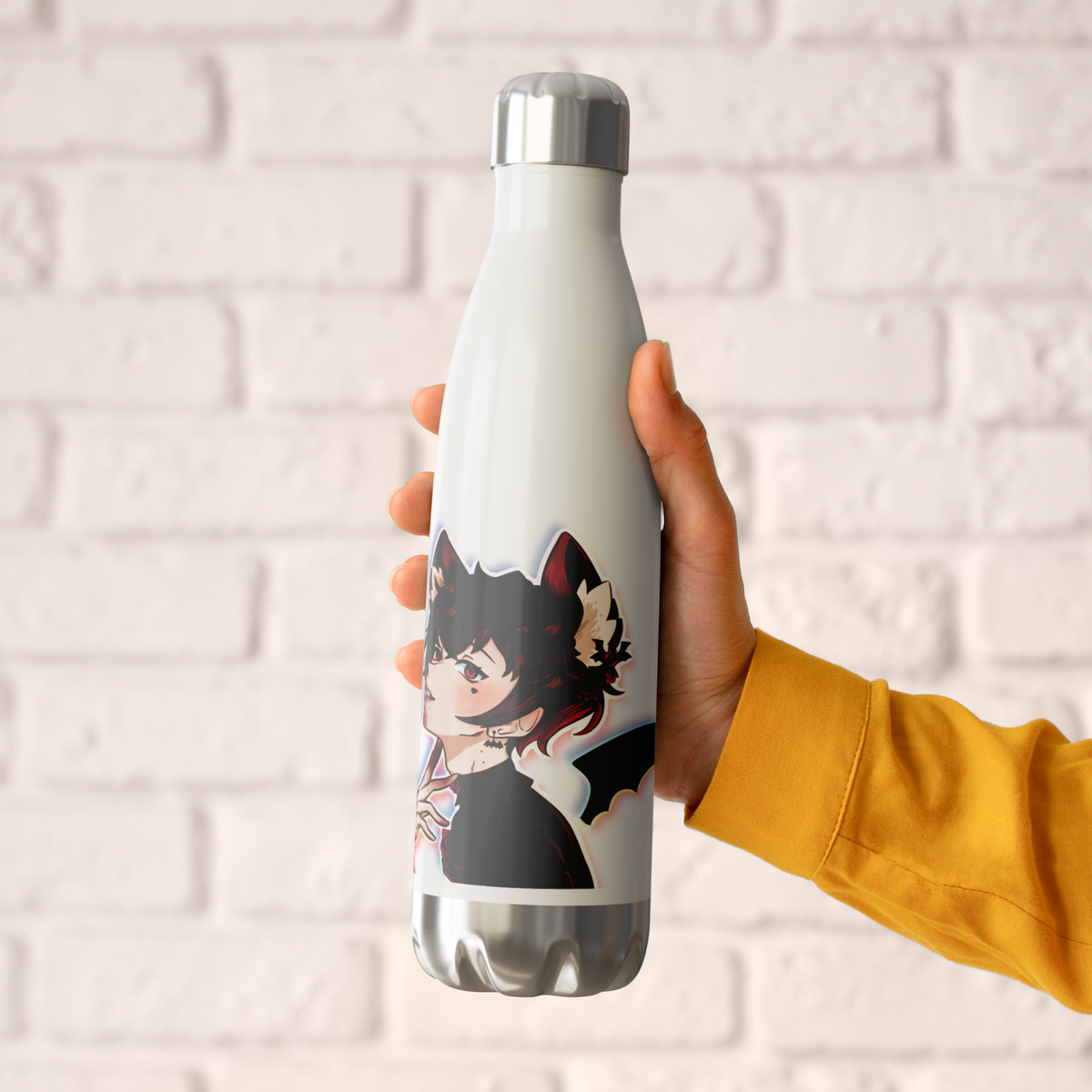 Firejemz_-_20oz_Insulated_Bottle_591_ml_WaterBottle_HoldingHand_AS_Mockup.png_16205121