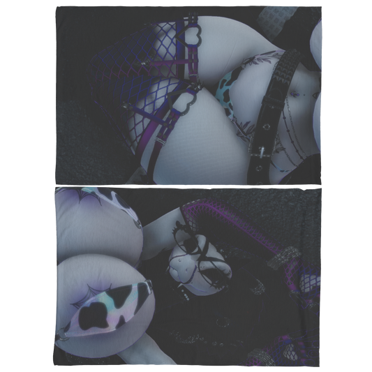 LivvyTheGhoul_-_Pillow_Case_Set_Pillowcases_flat_Main_Mockup.png_15802468