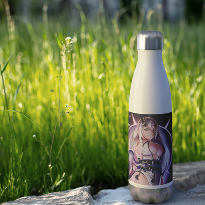 Rynna_-_20oz_Insulated_Bottle_591_ml_WaterBottle_Outdoor_grass_Mockup.png_16166916