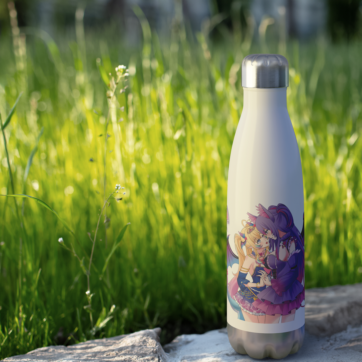 YuukiSoulless_-_20oz_Insulated_Bottle_5_WaterBottle_Outdoor_grass_Mockup.png_16164078