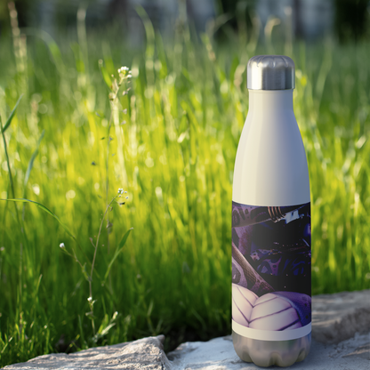 xSwampPuppyx_-_20oz_Insulated_Bottle_59_WaterBottle_Outdoor_grass_Mockup.png_16160716
